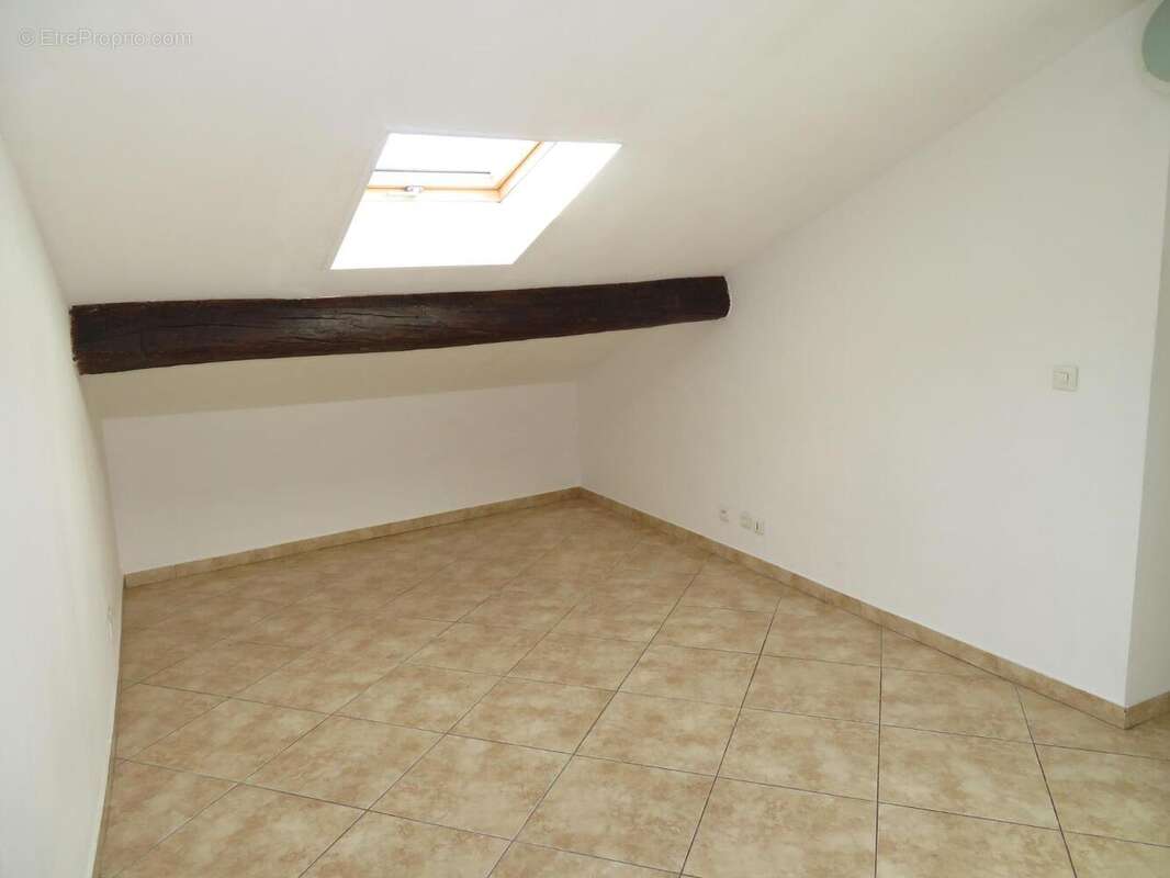   - Appartement à DRAGUIGNAN