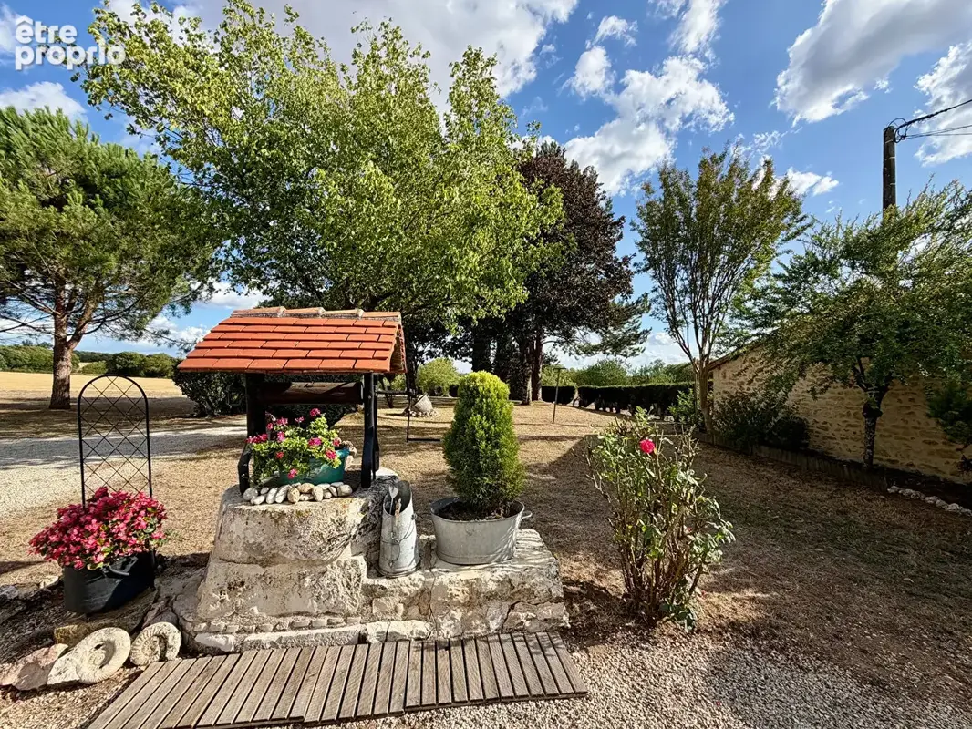 Magnifique Maison de Caractère avec Vastes Jardins et Vues Exceptionnelles près de Nanteuil-en-Vallée - photo 18