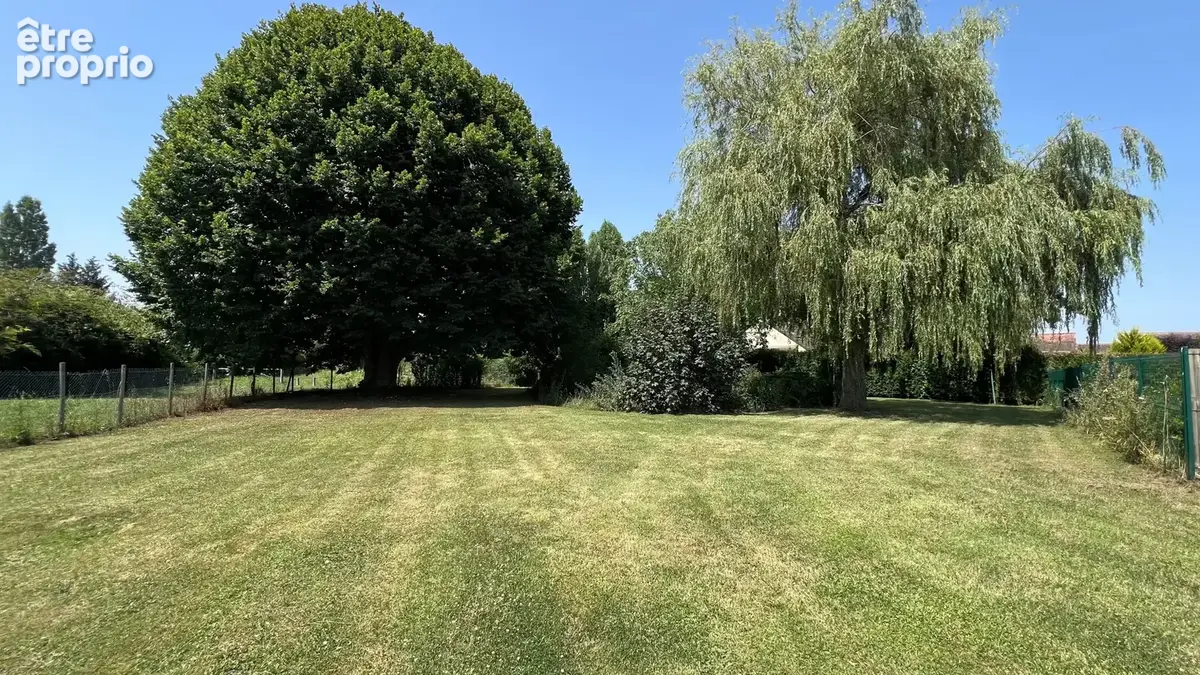 Terrain à SAULX-MARCHAIS