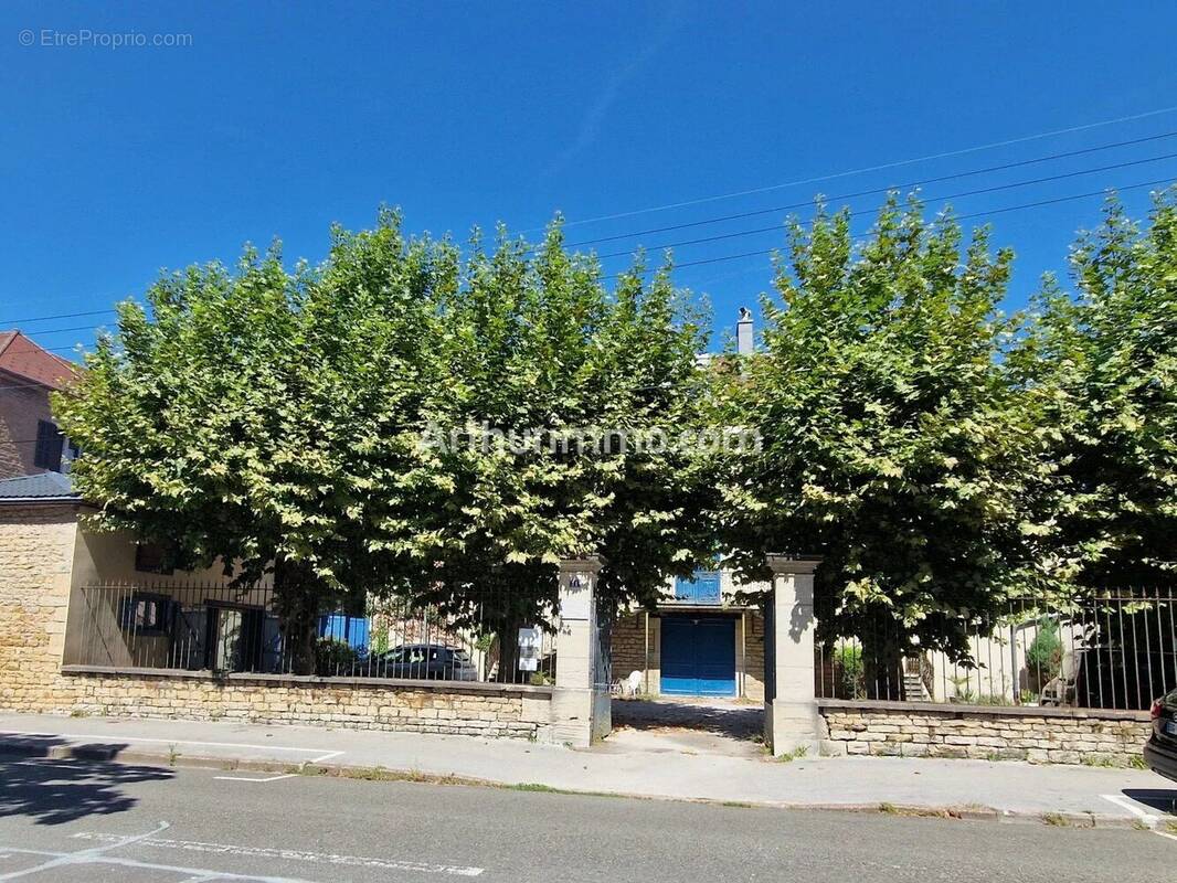 Maison à LONS-LE-SAUNIER