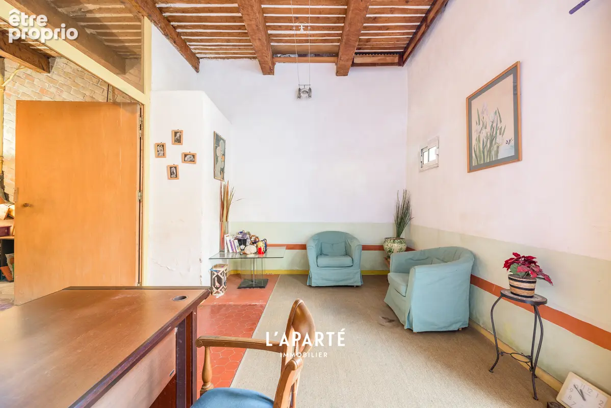 Local / appartementMarseille 3 pièce(s) 67 m2 - photo 2