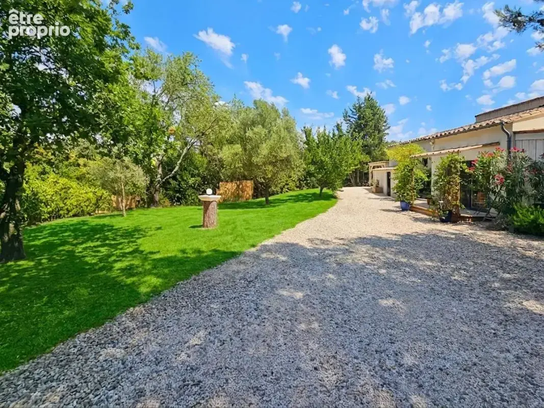 À Vendre à Uzès - Maison plain-pied - 126m² habitables sur 1300 m² - photo 16