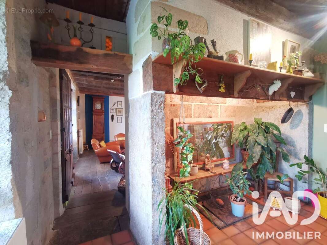 Maison 199 m² à Cambes  - photo 8