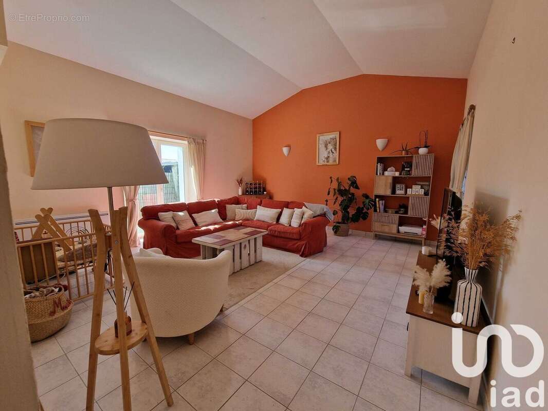 Maison 131 m² à La Chapelle-Hermier  - photo 6