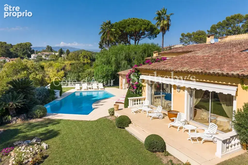 Mougins, villa avec piscine à débordement et vue sur le vieux village - photo 3
