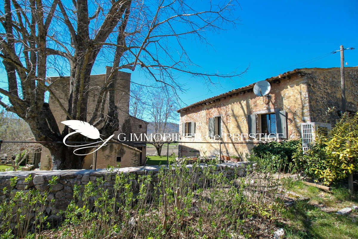 Une propriété d’exception au cœur d'un domaine de 9 hectares avec vues panoramiques - photo 7