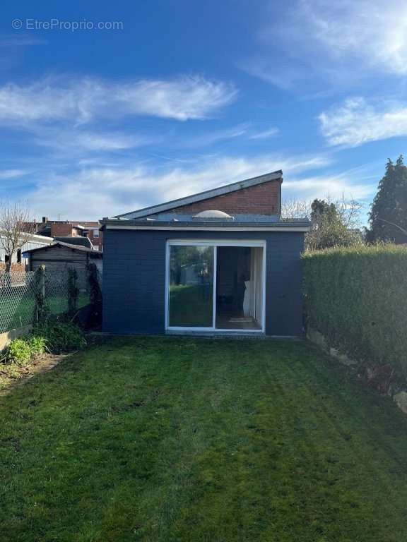 Parking à HALLENNES-LEZ-HAUBOURDIN