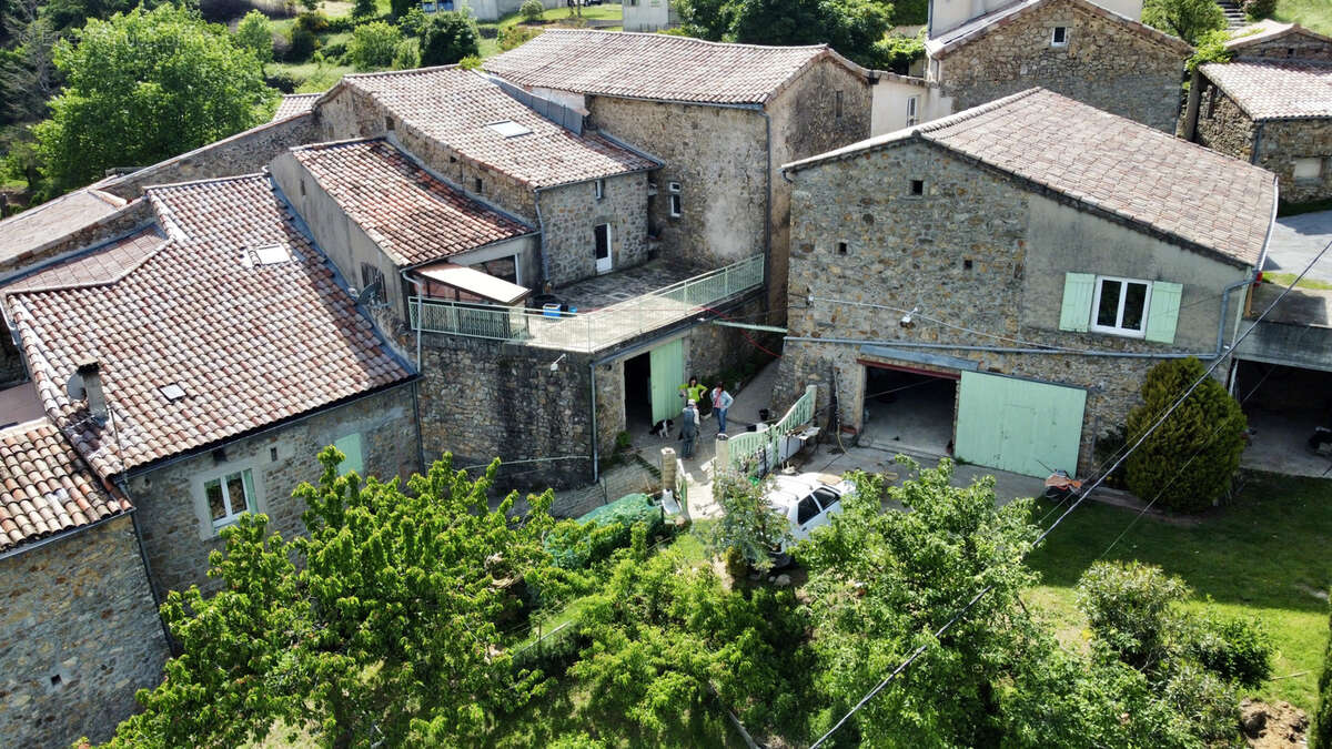 Maison à CHAZEAUX