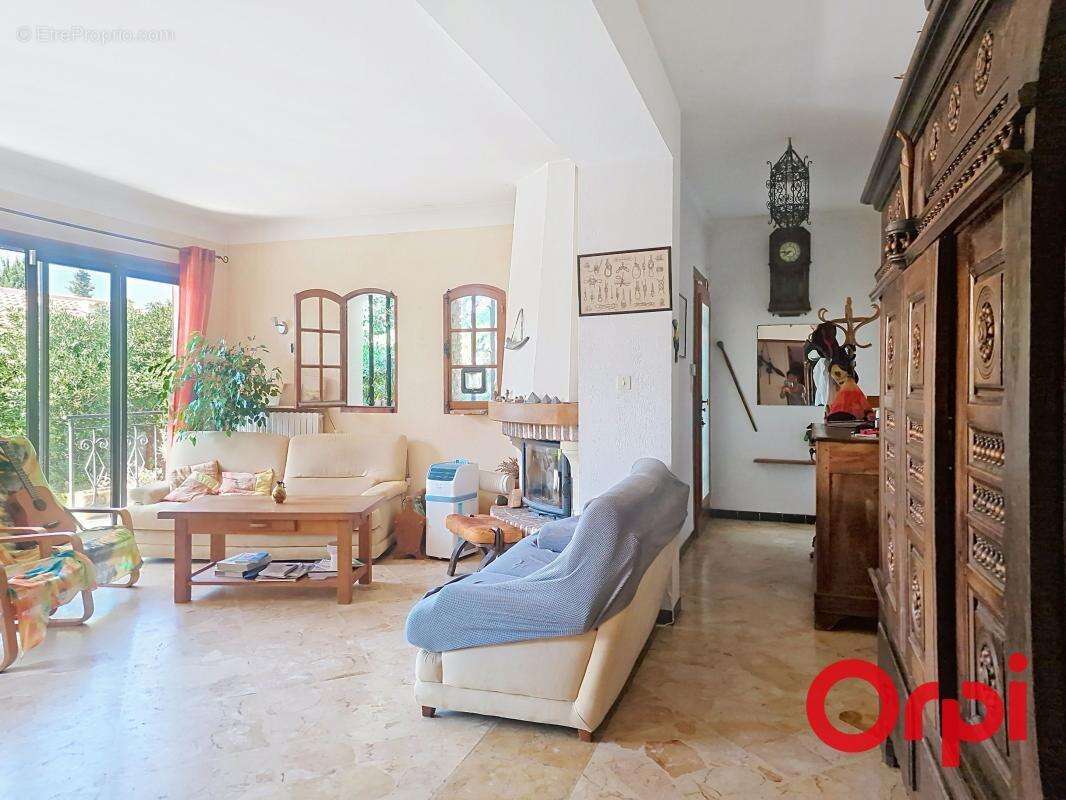 Maison de type 7 pieces de 130 m2 avec garage et piscine - photo 5
