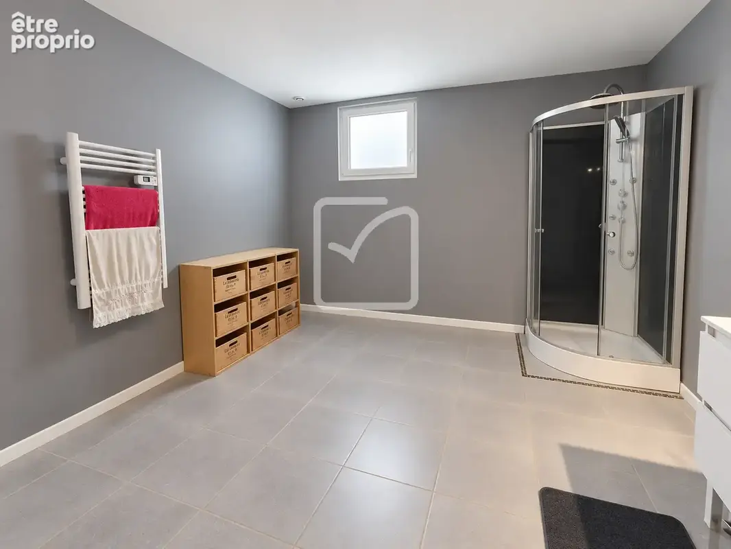 Maison de plain-pied   4 chambres   terrain de 12 679 m2   garage et dépendances - photo 13