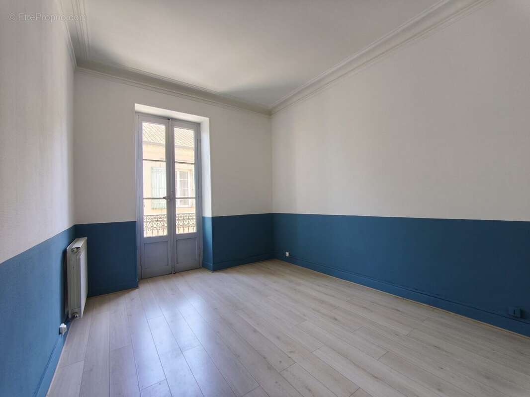 CHAMBRE - Appartement à NIMES