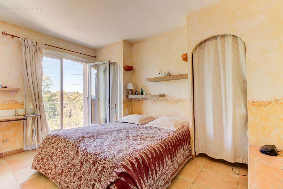 Maison à SAINT-MARTIN-DU-VAR