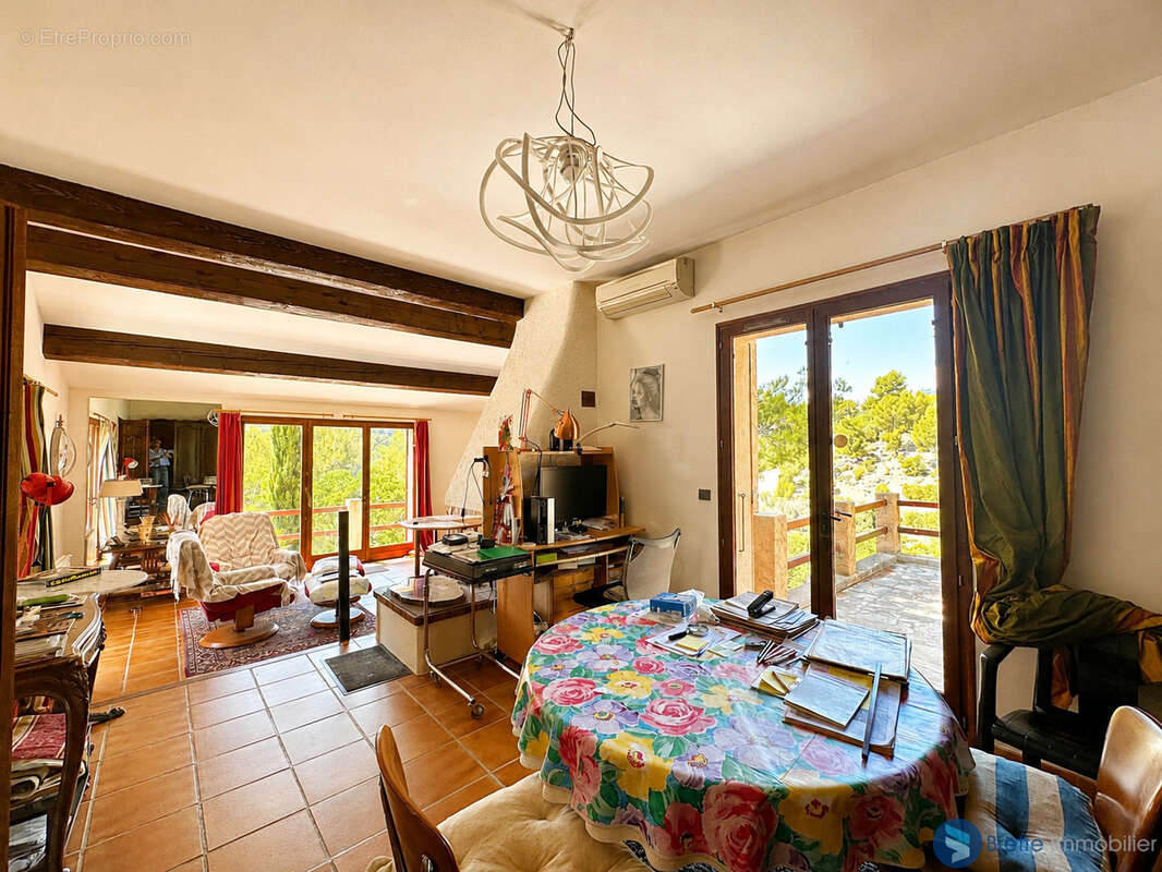 Maison à OLLIOULES