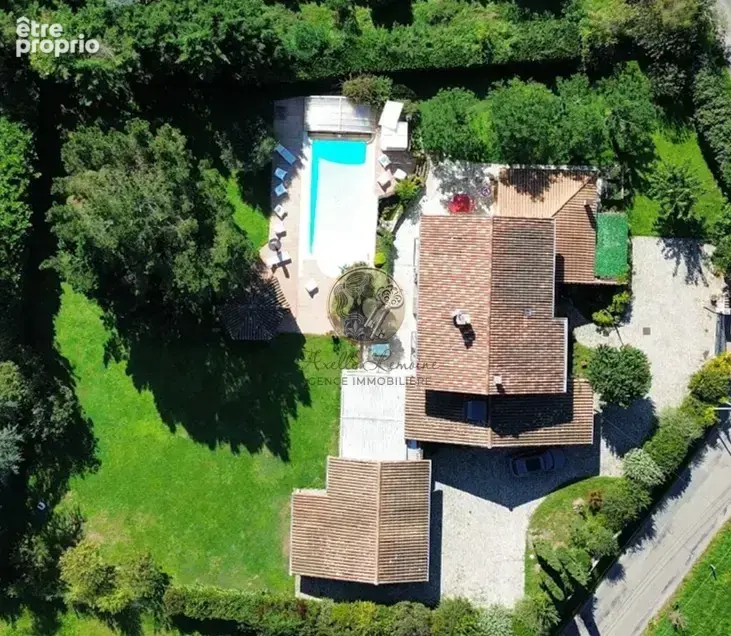 CHAPONOST   Propriété d’exception de 267 m2 avec piscine, pool house et parc paysager de 2 391 m2 - photo 23