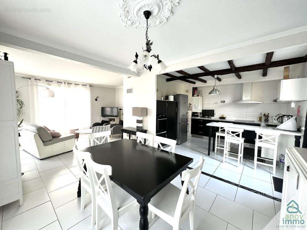 Maison à SAINT-JULIEN-L&#039;ARS