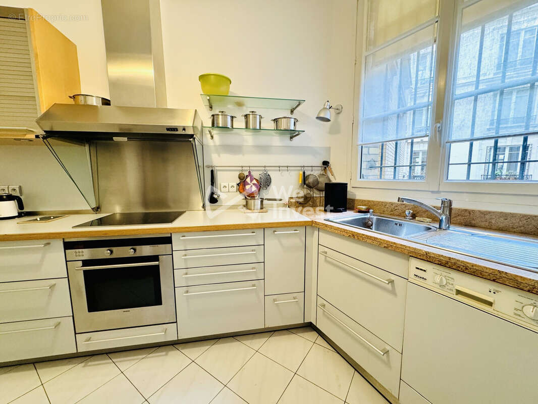 Appartement à PARIS-17E