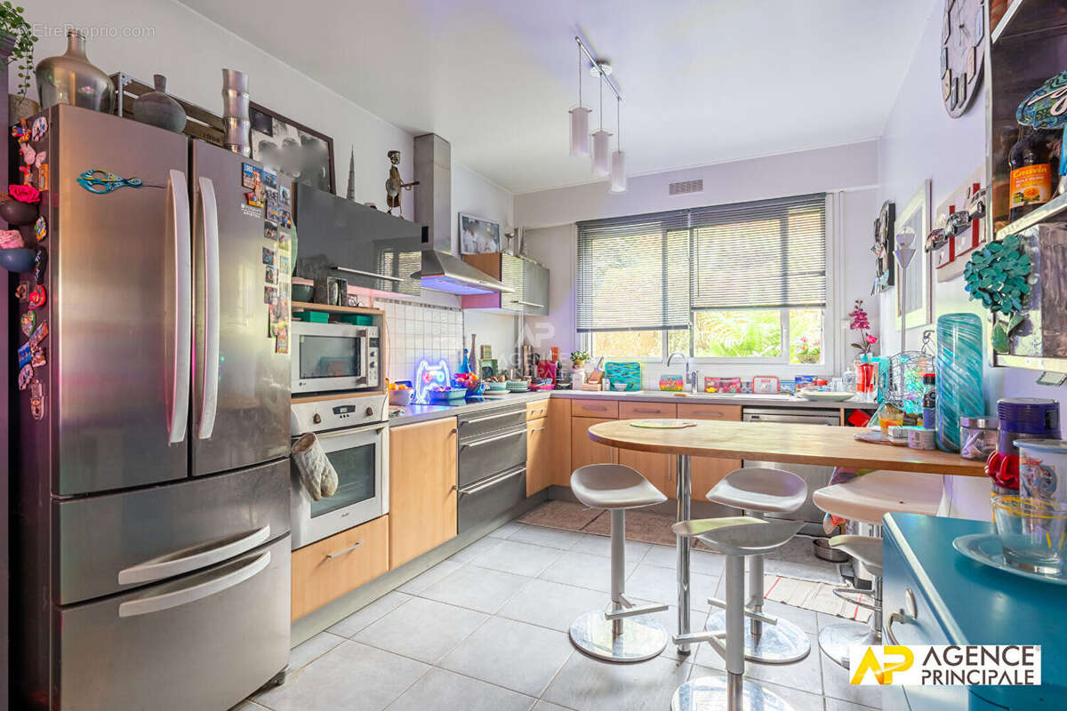 Appartement à LE MESNIL-LE-ROI