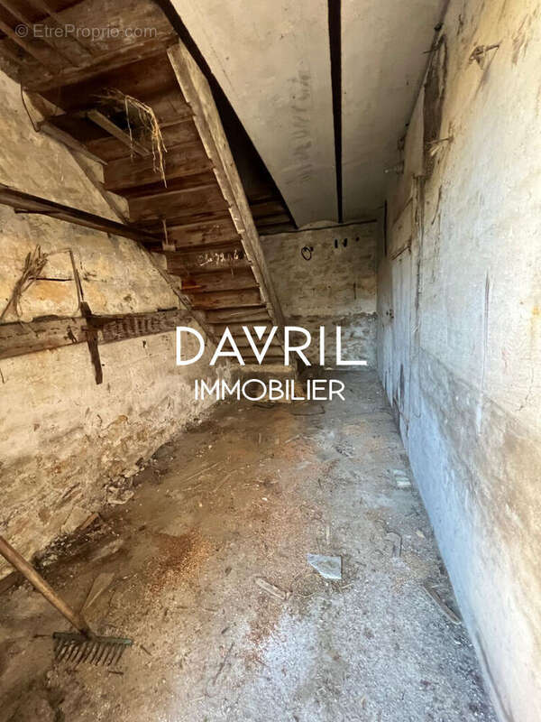 Maison à JOUY-LE-MOUTIER