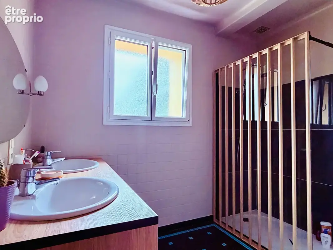 Maison spacieuse et rénovée en centre ville avec 6 chambres - photo 8