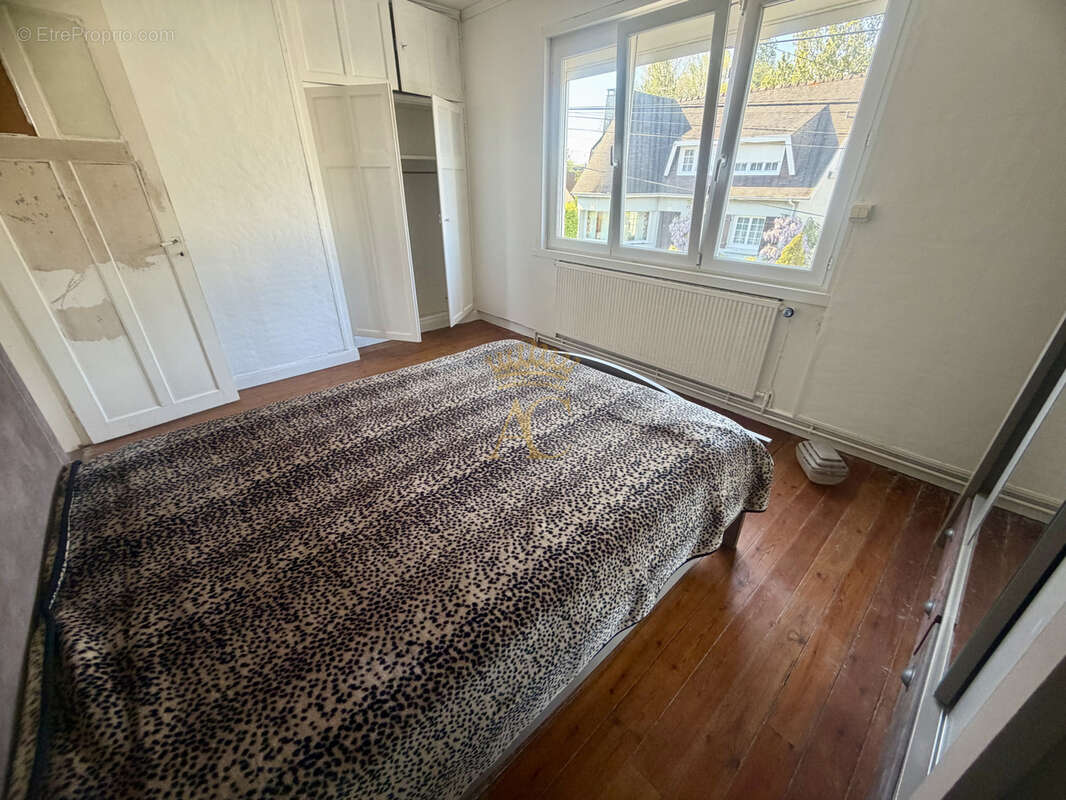 Idéal investissement locatif ou première acquisition : Maison à rénover dans un secteur calme de TREPIED - photo 12