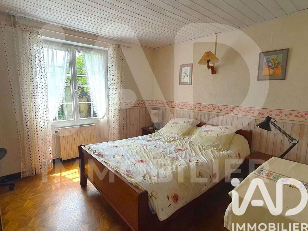 Maison 97 m² à Saint-Laurent-De-Ceris  - photo 7
