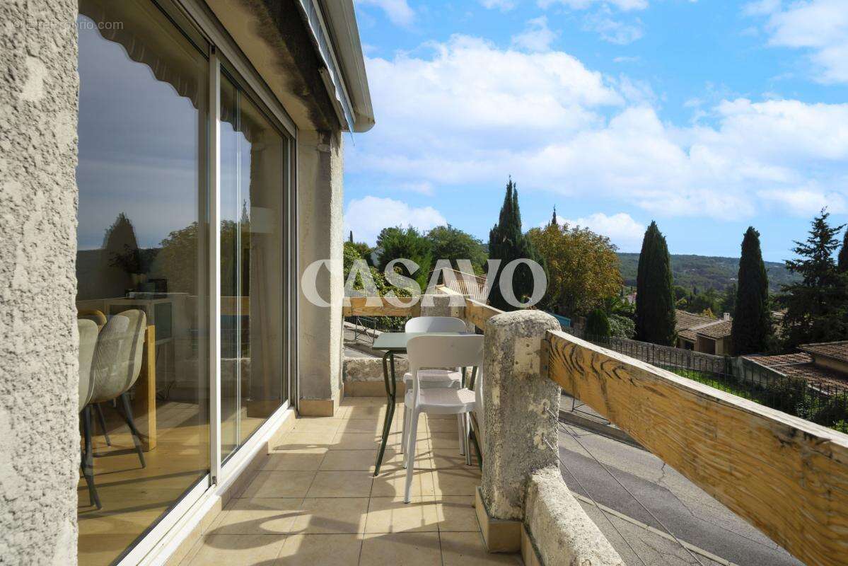 Appartement à EGUILLES