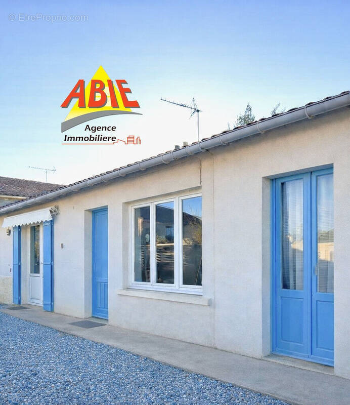 Photo 1 - Maison à VOUILLE