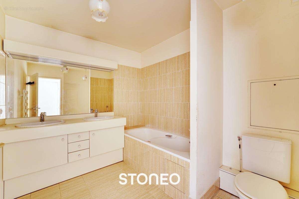 Appartement à LEVALLOIS-PERRET