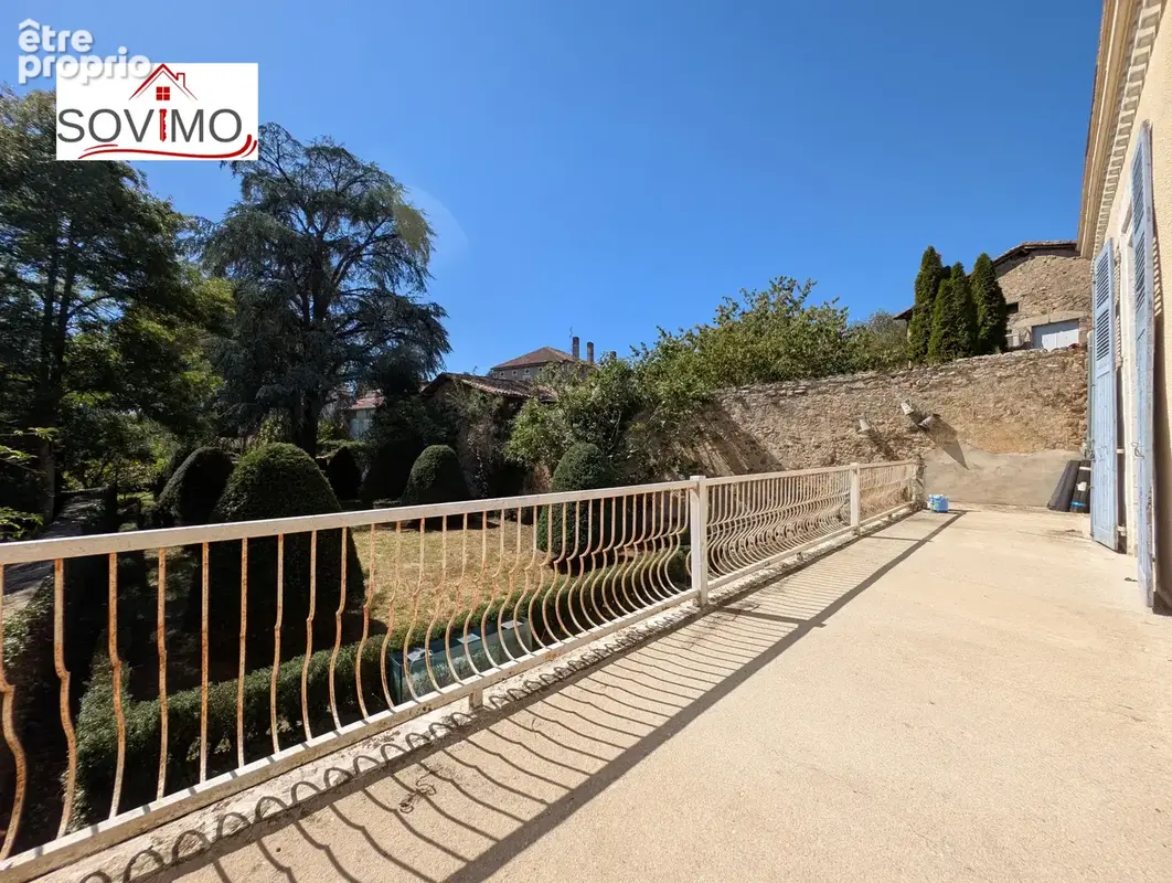Dans le centre historique de confolens,  investissement locatif : immeuble  4 appts, cour intérieure et jardin - photo 9