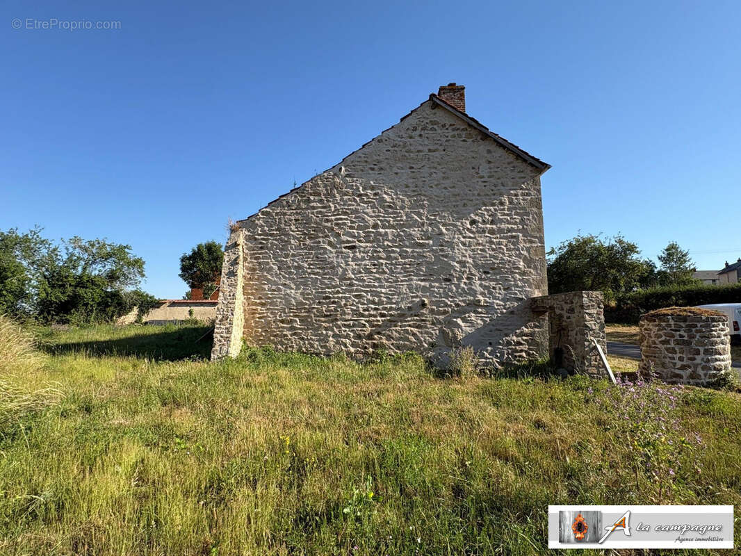 Maison à SAINT-MARCEL-EN-MARCILLAT