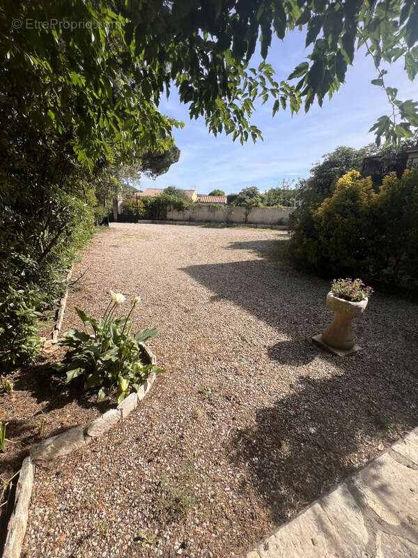 Maison à LE MUY
