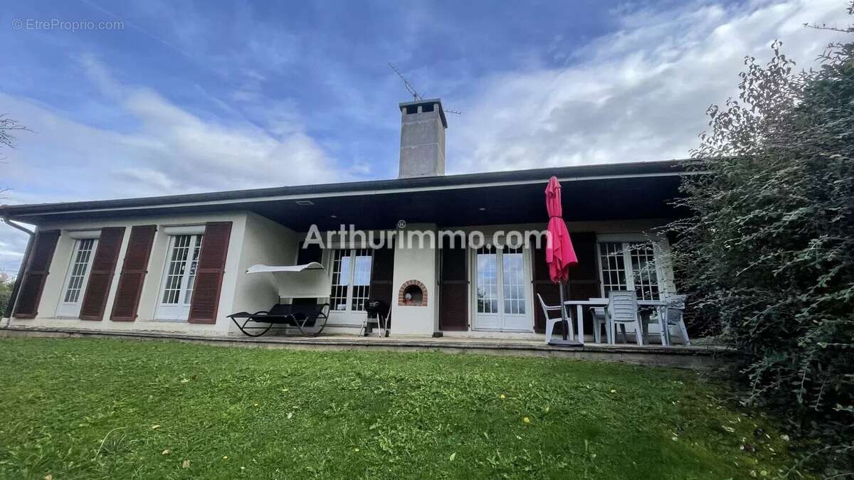 Maison à LONS-LE-SAUNIER