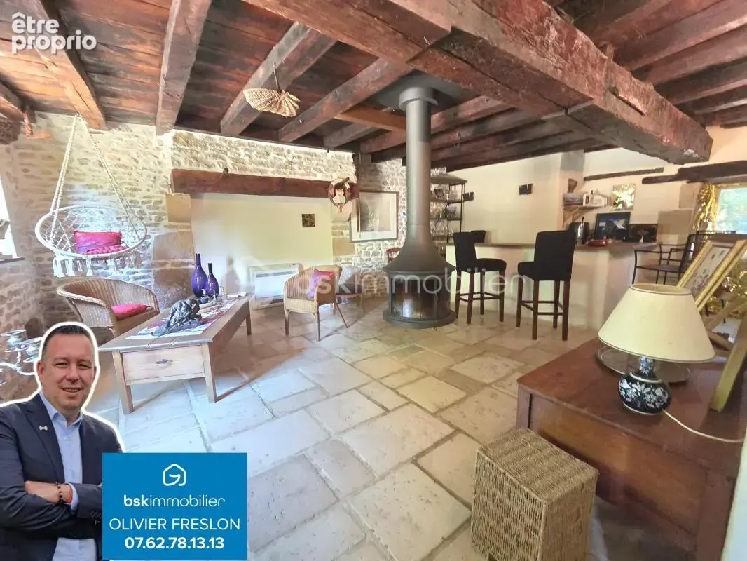Magnifique Corps de ferme de 222m³ avec piscine et dépendances - photo 2