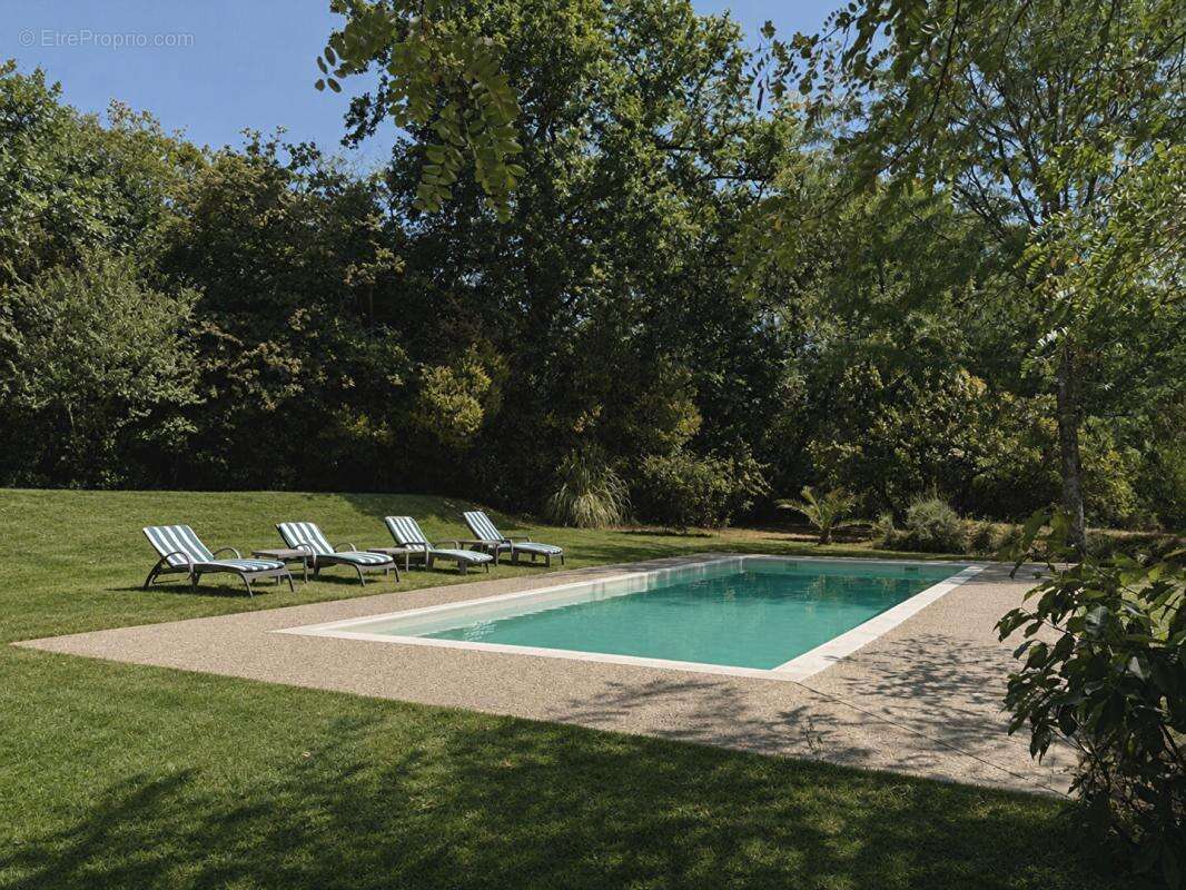 Élégant manoir avec maison d'amis, 11 hectares et vue panoramique - photo 12