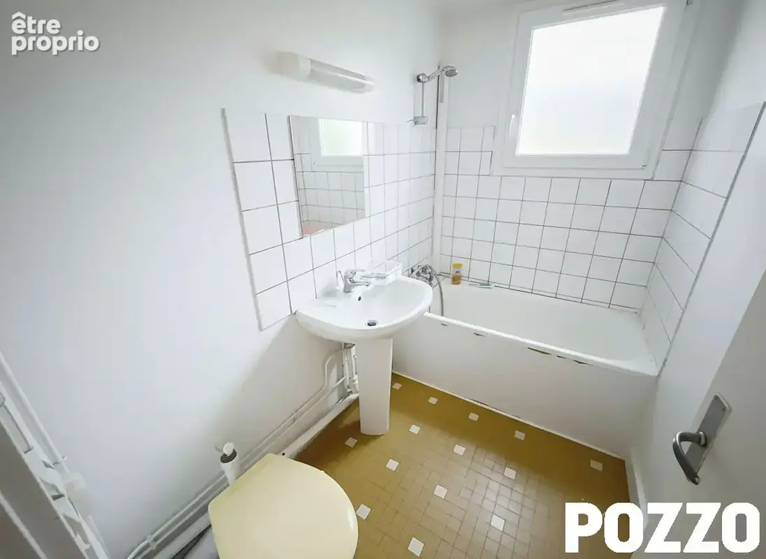 Exclusivité -Centre-ville de VIRE- appartement  F2 loué - photo 4