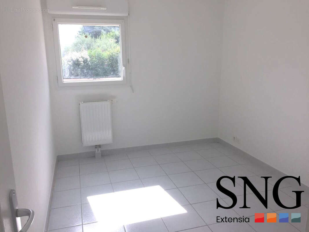 Appartement à GARONS