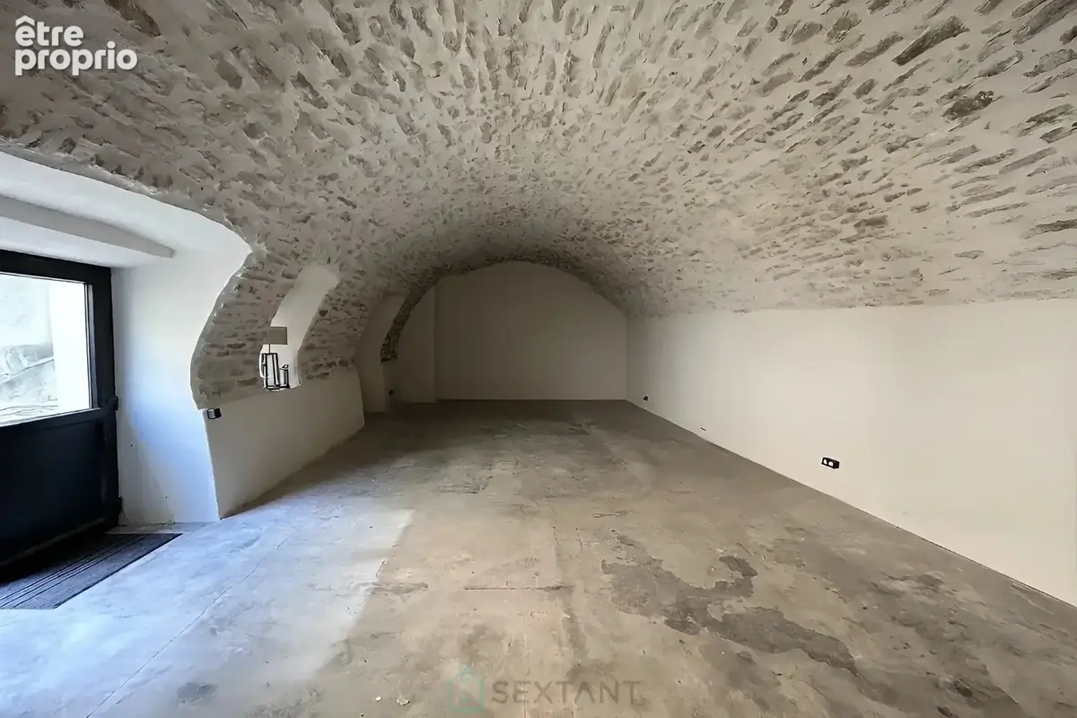 Propriété d'exception  274 m² habitables + 699 m² de dépendances et garages - photo 20