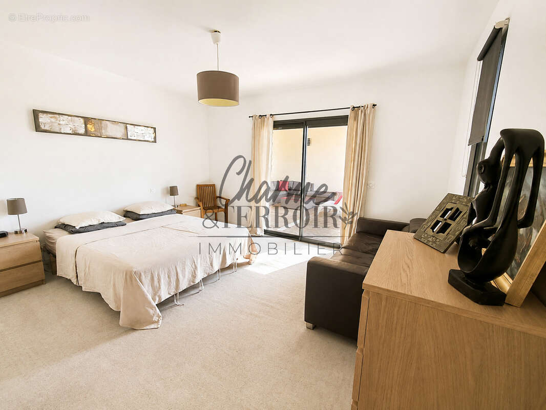 Superbe Villa contemporaine de plain-pied avec piscine et vue dégagée - photo 19