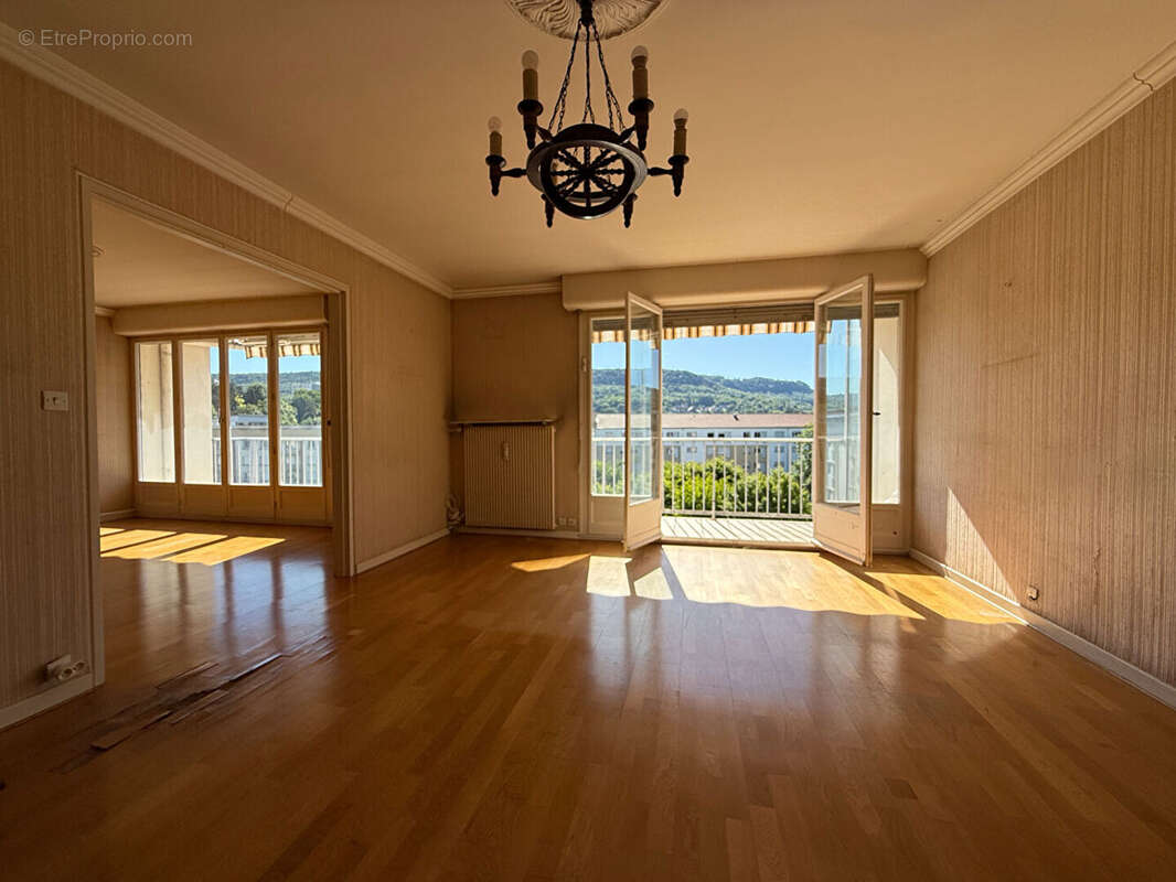 Appartement à LONS-LE-SAUNIER