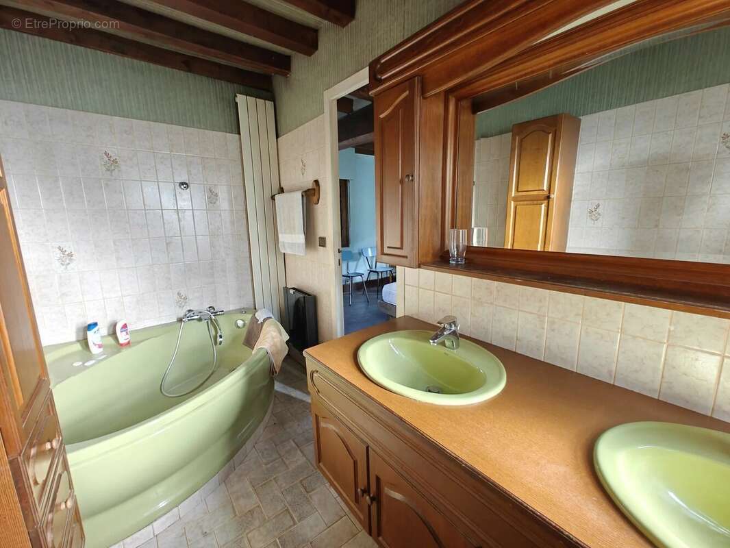 Maison à SAINT-PIERRE-DE-SALERNE