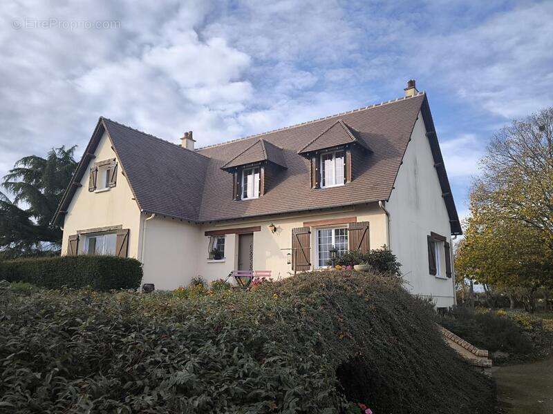 Maison à SAINT-OUEN-DE-MIMBRE