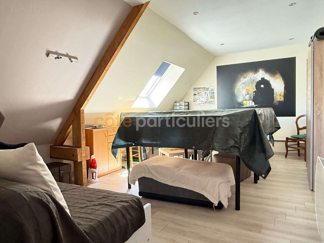 Maison à L'HUISSERIE