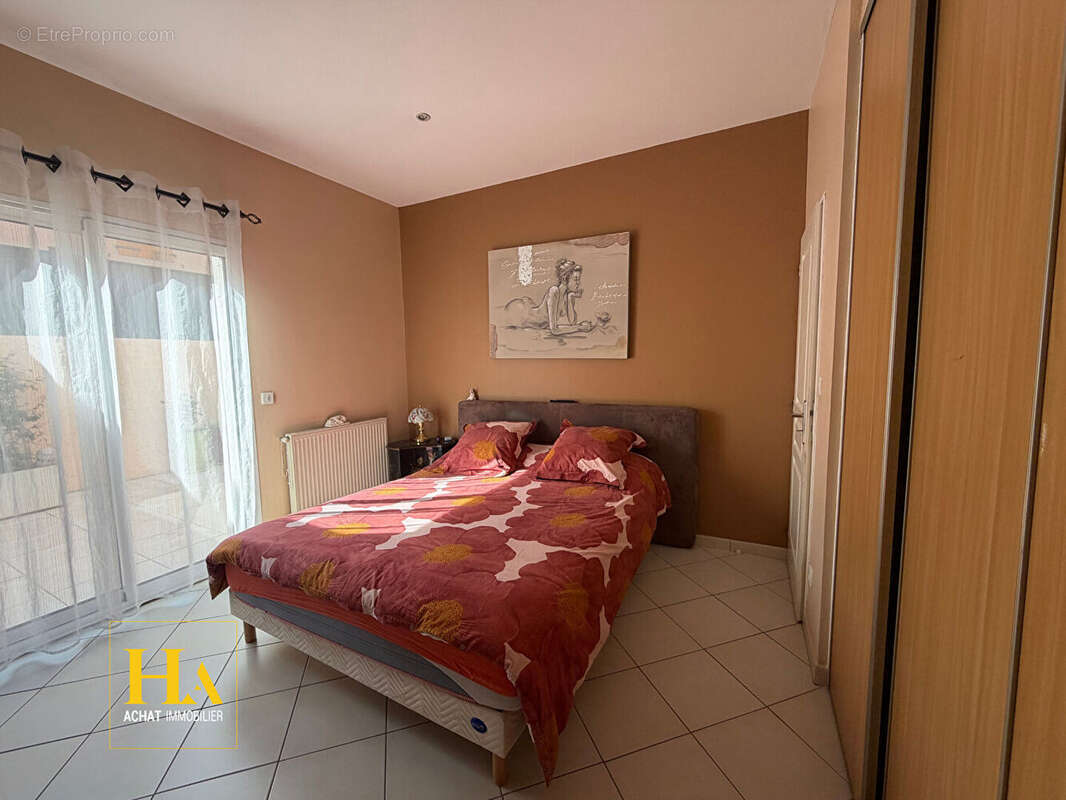 Maison à GUILHERAND-GRANGES