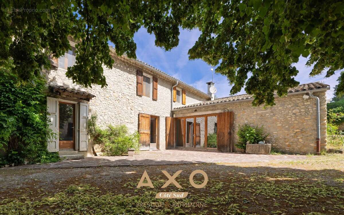 Pays de forcalquier - lurs - bastide - 518 m² - 8 chambres - piscine - salle de concert - parc 3 ha - 1 870 000  - photo 2