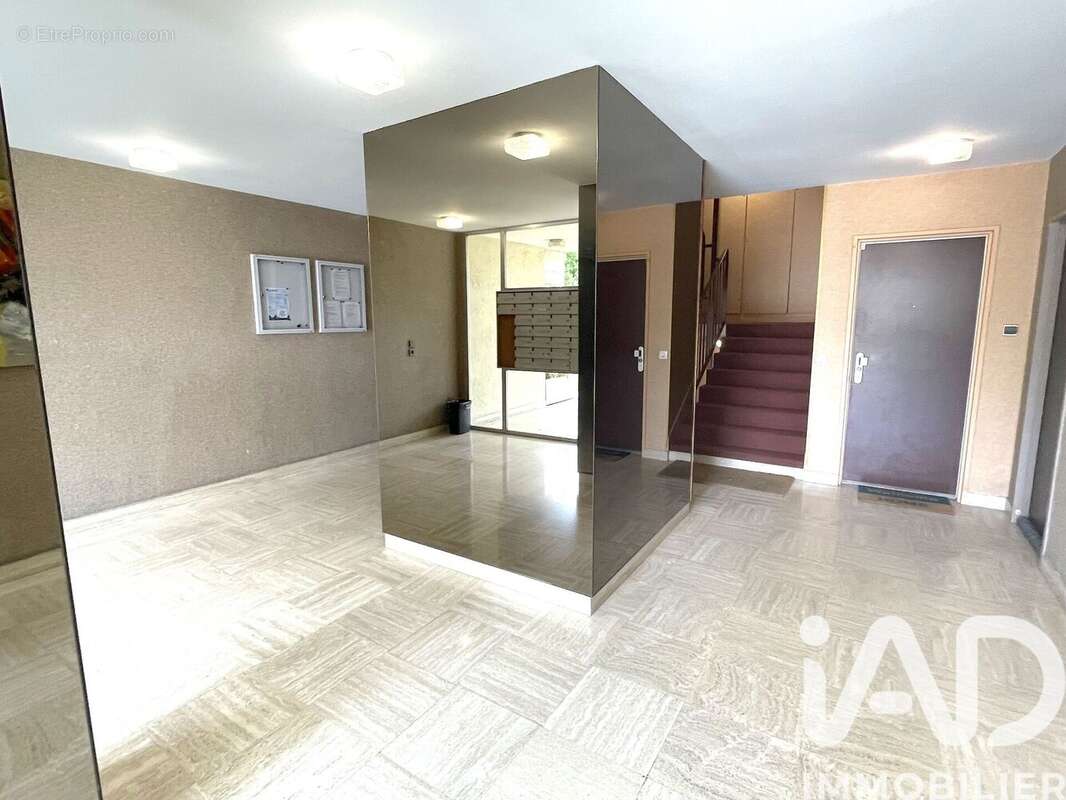 Photo 2 - Appartement à LIVRY-GARGAN
