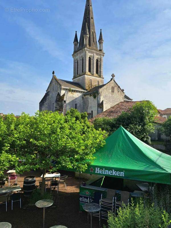 Commerce à VILLETOUREIX