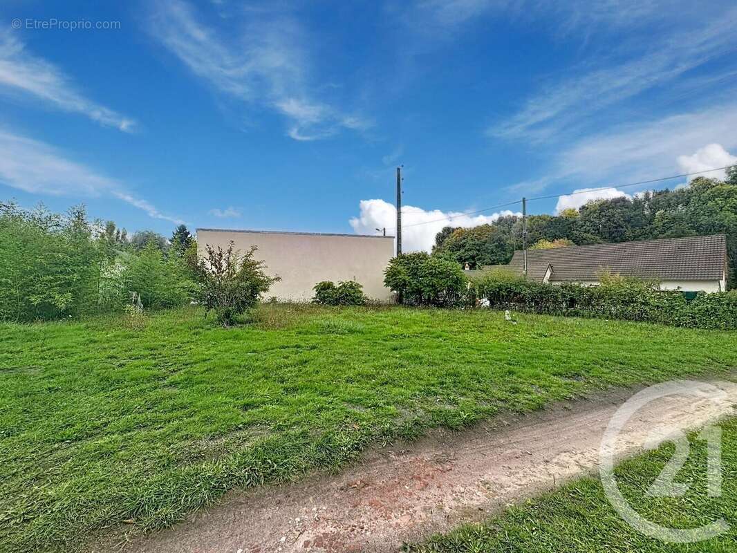Terrain à LIGNY-LE-RIBAULT
