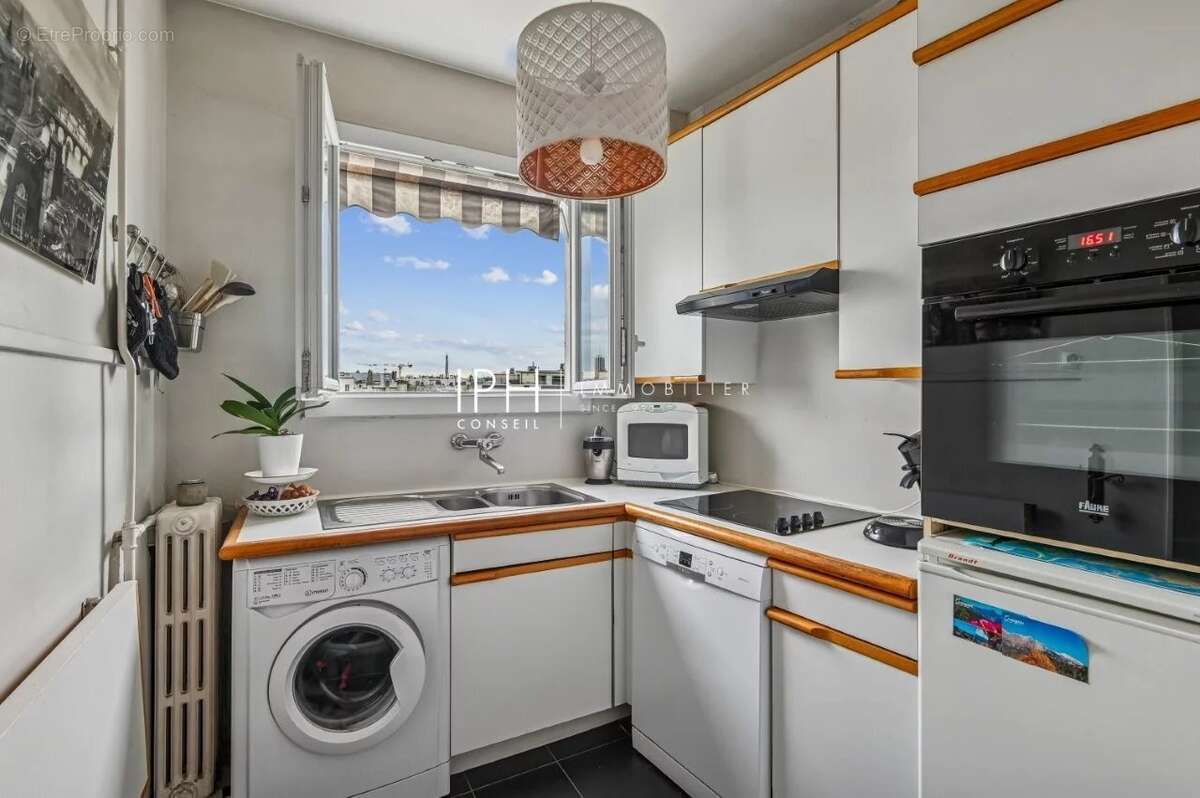 Appartement à NEUILLY-SUR-SEINE