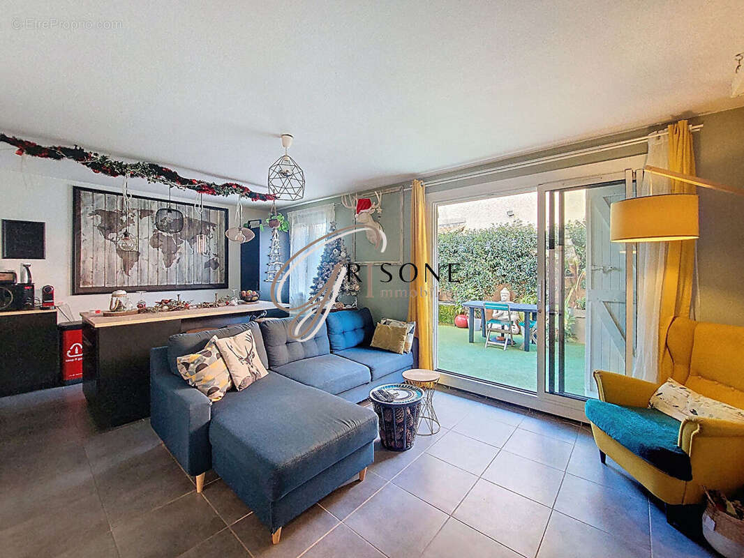 Appartement à SIX-FOURS-LES-PLAGES