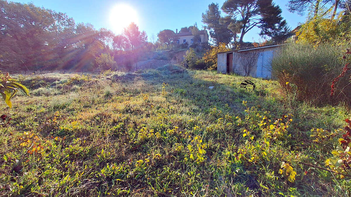 Terrain à LES PENNES-MIRABEAU